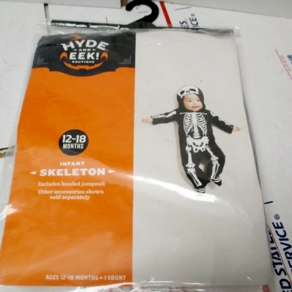 NWT Hyde & Eek Boutique Infant Skeleton 6-18M Hooded Jumpsuit Black & White New